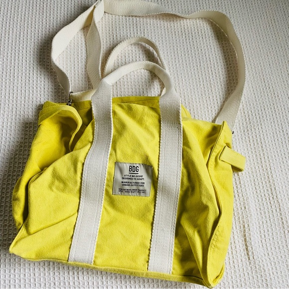 BDG Oversized Bag - Picture 1 of 3
